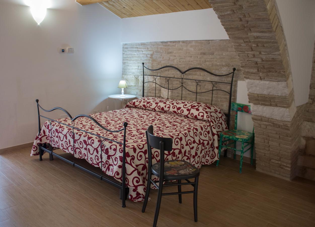 Residenza Delle Grazie Bed & Breakfast Miglionico Exterior photo