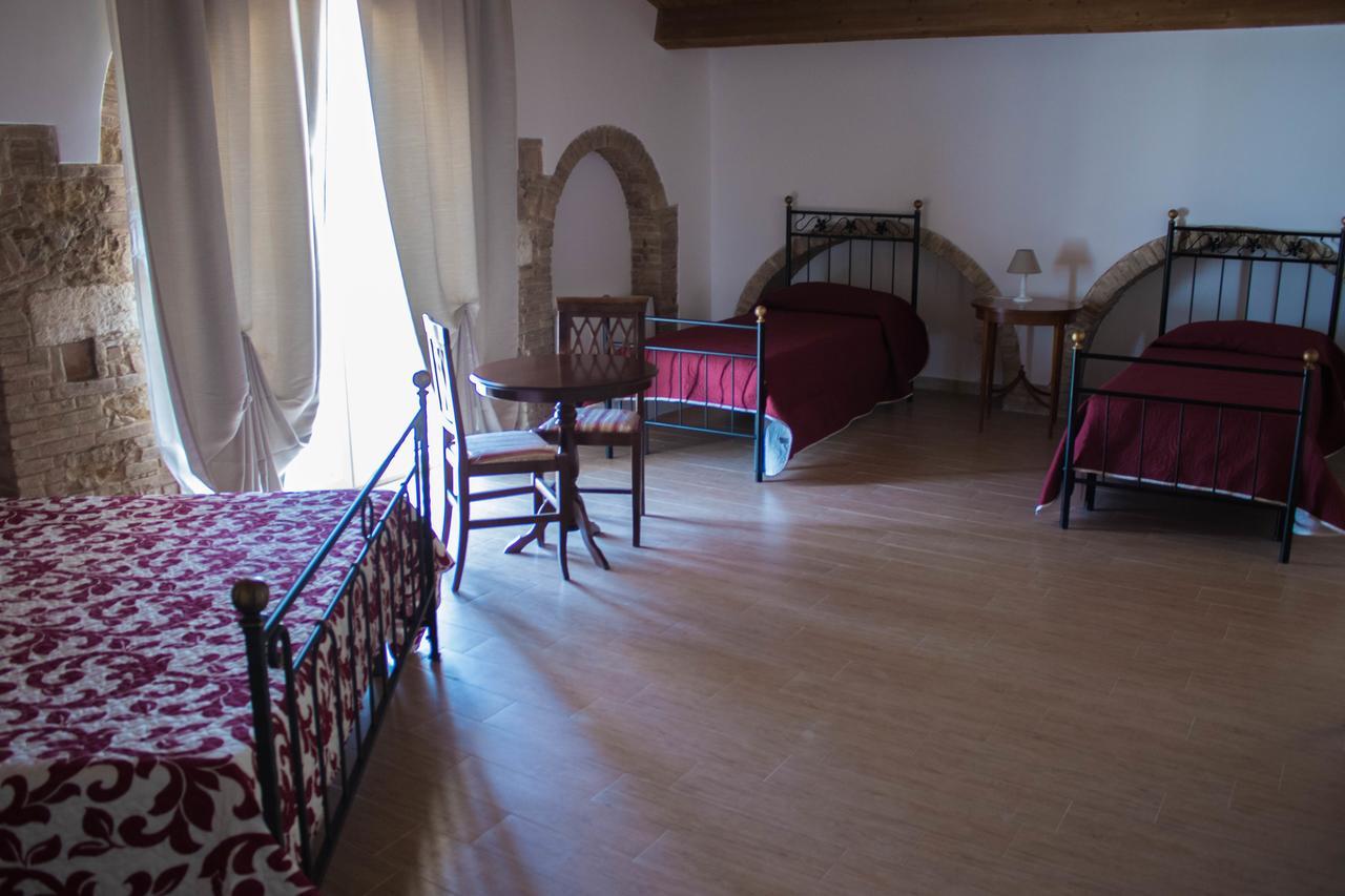 Residenza Delle Grazie Bed & Breakfast Miglionico Exterior photo