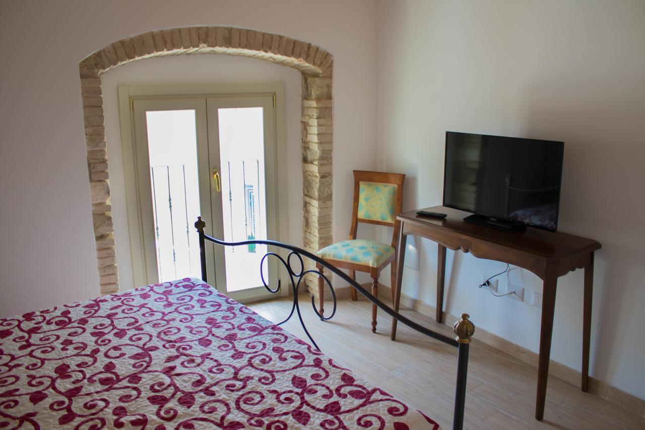 Residenza Delle Grazie Bed & Breakfast Miglionico Exterior photo