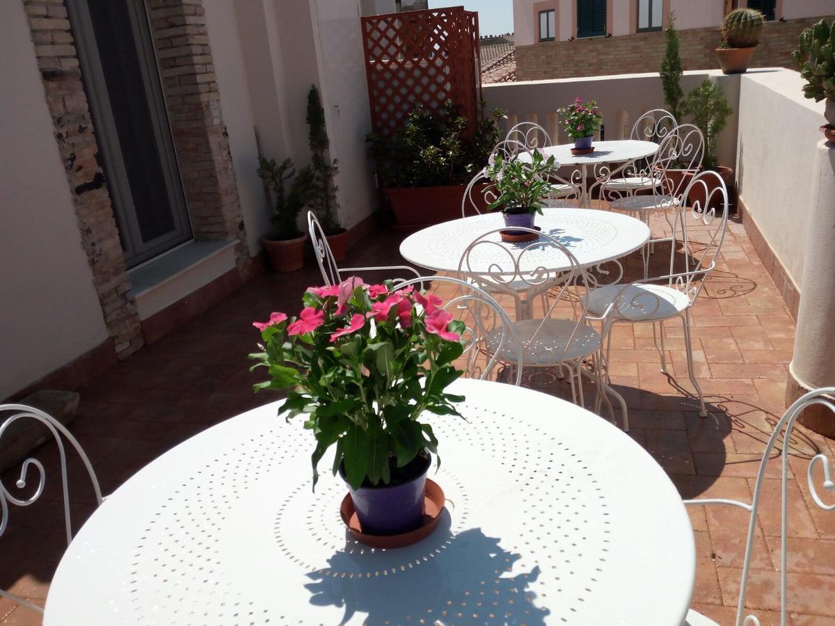 Residenza Delle Grazie Bed & Breakfast Miglionico Exterior photo